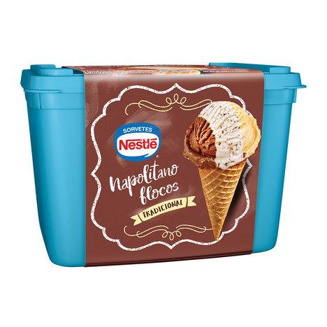 Sorvete NESTLE Napolitano e Flocos 1,5L